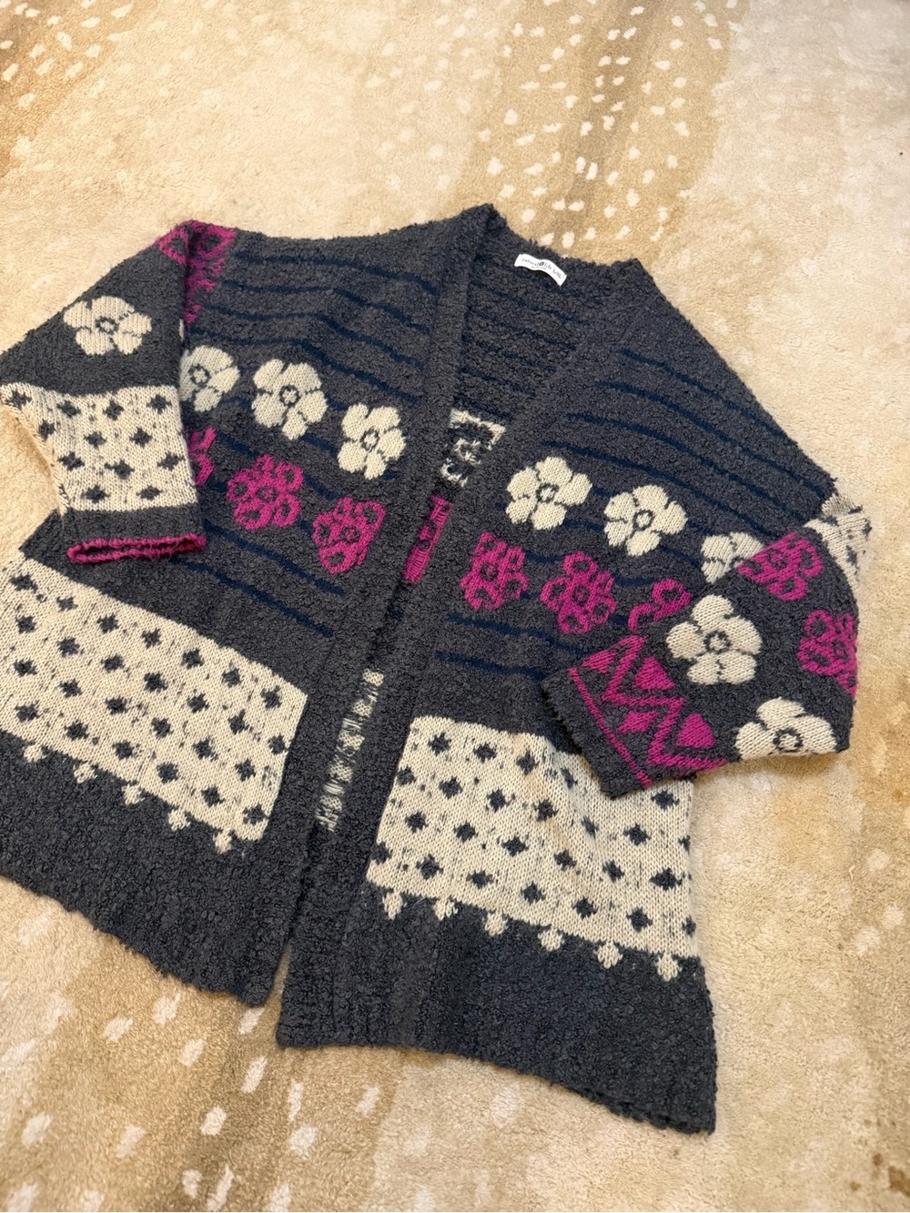 NATURAL LIFE Charcoal Floral Patterned Cardigan with Cream and Magenta Accents - Picture 4 of 9